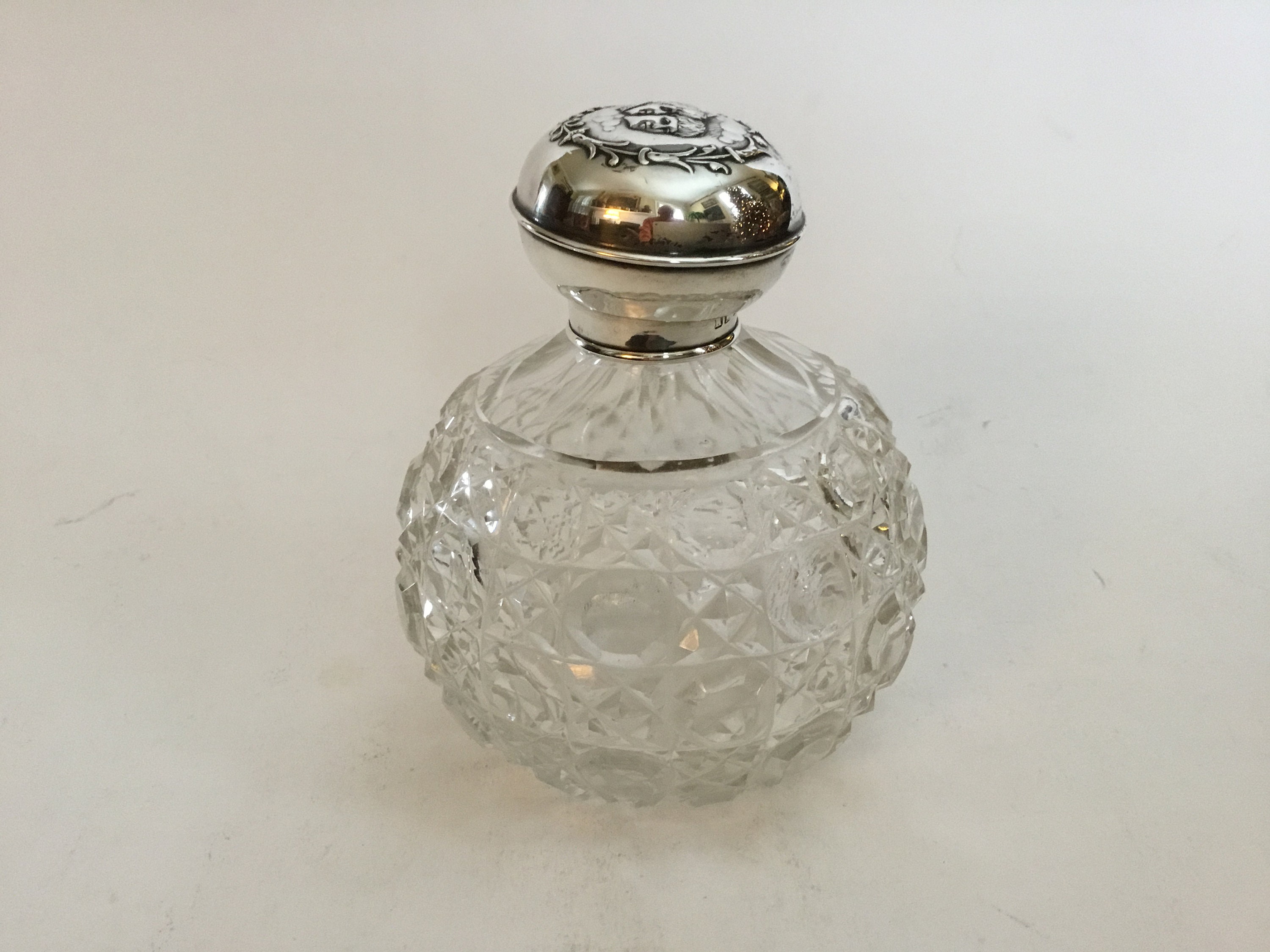【オンライン限定商品】  English Antique Cut W Bottle Perfume Victorian Glass アンティーク雑貨