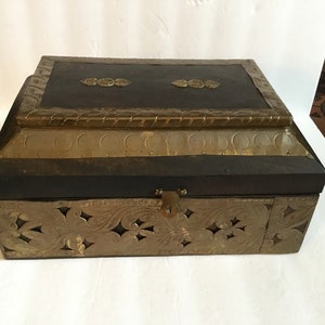 Baú/caixa de documentos com dobradiças de latão de madeira vintage 5,5X8X12”