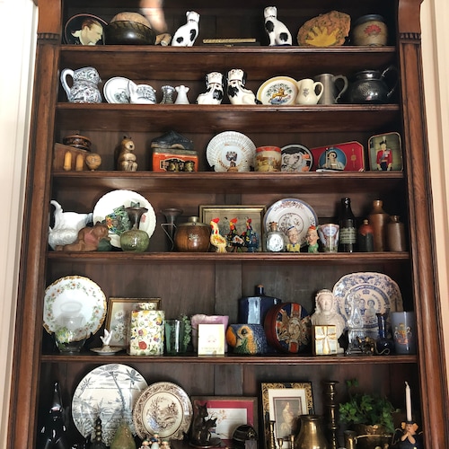 装飾的な金属製花瓶 象のハンドル付き 装飾的な金属製花瓶 象のハンドル付き 美術品・アンティーク