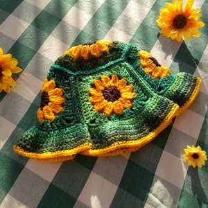 Evergreen Sunflower Bucket Hat | Crochet | Flower Hat | Gardencore | Cottagecore | Faecore | Fairy Garden Aesthetic | Spring Floral Hat