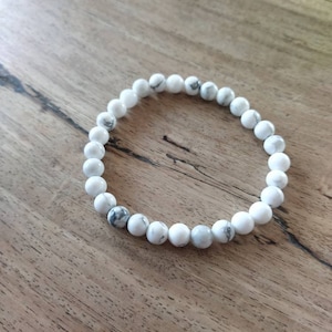 Bracelet rolled stones Howlites