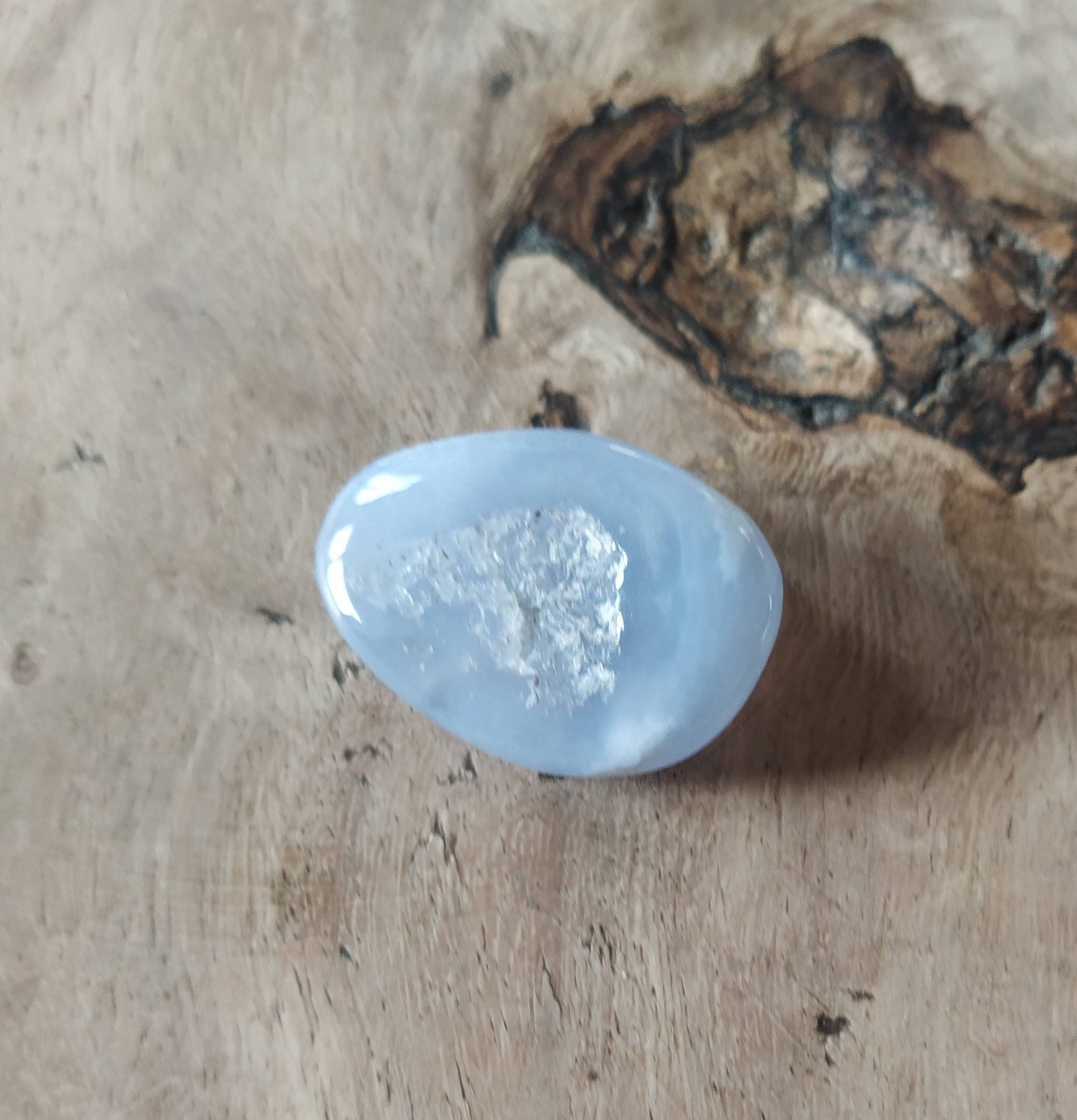 Pierre Roulée Calcedoine Bleue'