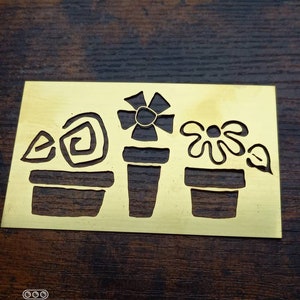Embossing sjabloon. Blijvende indrukken. Sjabloon voor embossing van bloemen. Stencil. Levering van kaarten. Sjabloon met lentethema. Cadeaus maken.
