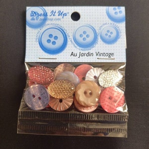 Boutons décoratifs et ornements dos plat « Au jardin vintage » Lot de boutons et ornements.