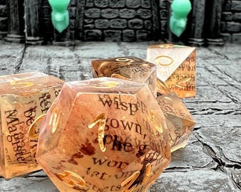 Enchanted Arcane Tomes  - 8 piece dice set - Book:  Game of Thrones by GRR Martin