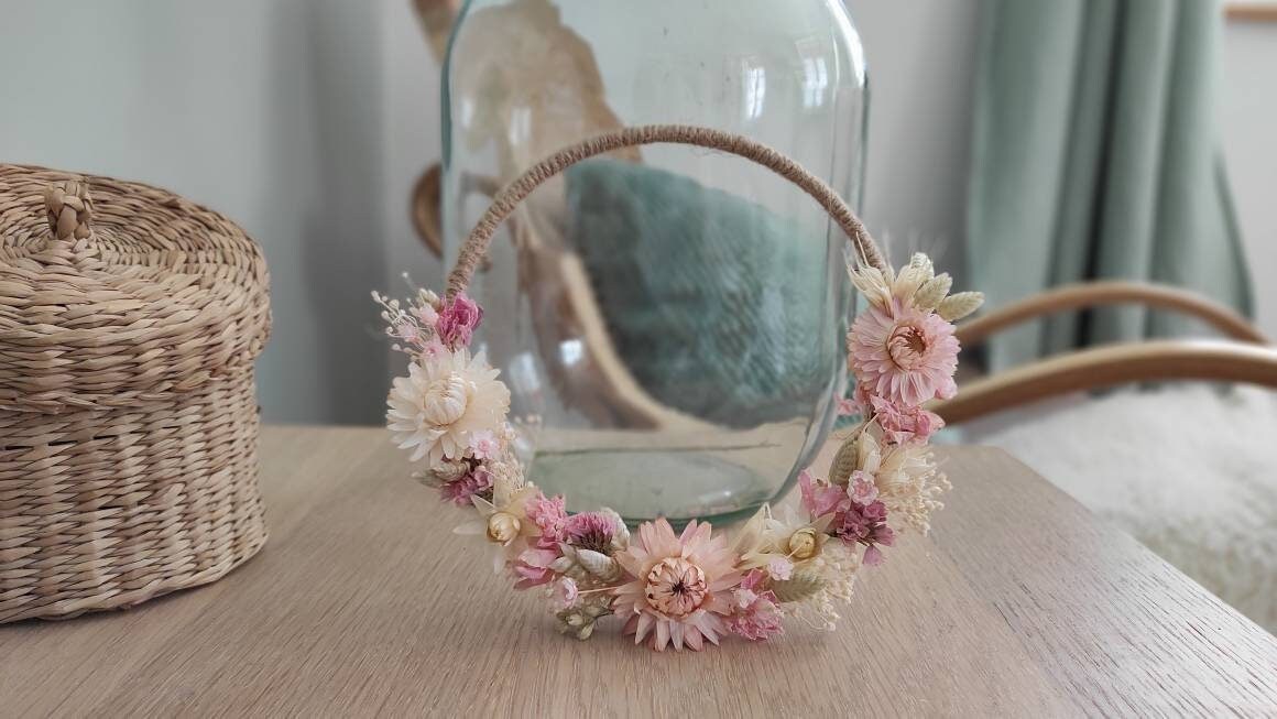 Couronne de Fleurs Séchées à Suspendre