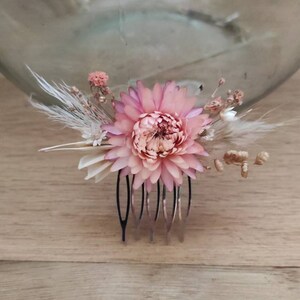 Mini hair comb in dried flowers