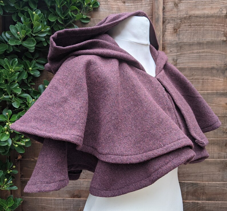LARP Hood Mantle Layered Capelet Cowl with Clasp Fastening Costume Renaissance Cosplay Fantasy Unisex