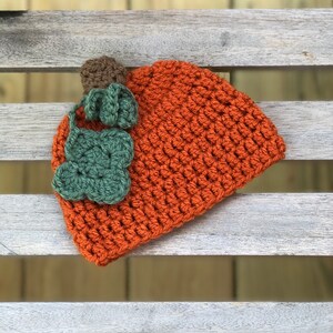 Gorro de bebé estilo gorrito de calabaza naranja de temporada otoñal, accesorio fotográfico o sombrero de disfraz