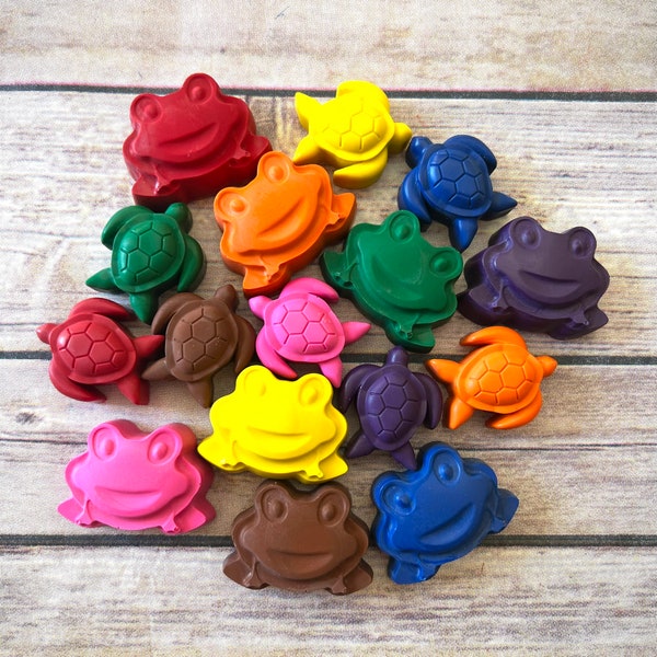 Reptile Kids Birthday Favors. Frog crayons. Thank you favors. Reptile birthday. Class favors. Gifts. Turtle. Snake. Lizard.