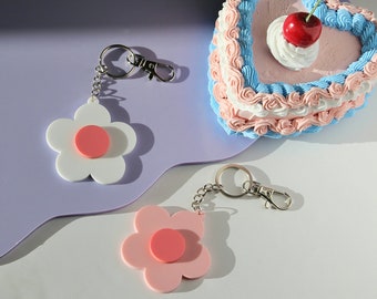 Daisy Keyring / Bag Charm - Cute Flower Key Chain - Gift for her - Pink / White