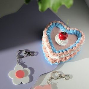 Daisy Keyring / Bag Charm Cute Flower Key Chain Gift for her Pink / White White