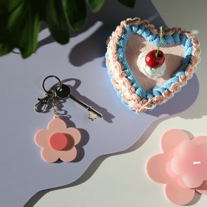 Daisy Keyring / Bag Charm Cute Flower Key Chain Gift for her Pink / White image 4