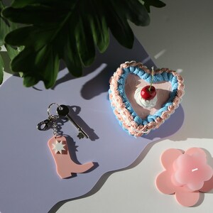 PINK WESTERN BOOT KEYRING