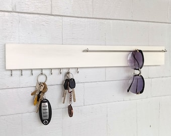 Sunglass and Key Organizer: Modern Jewelry Rack