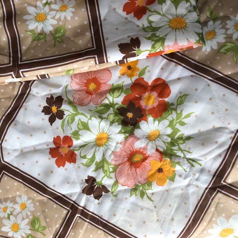Vintage 1970\u2019s Silver Pilzer Company Polyester Standard Floral Pillow ShamsCases