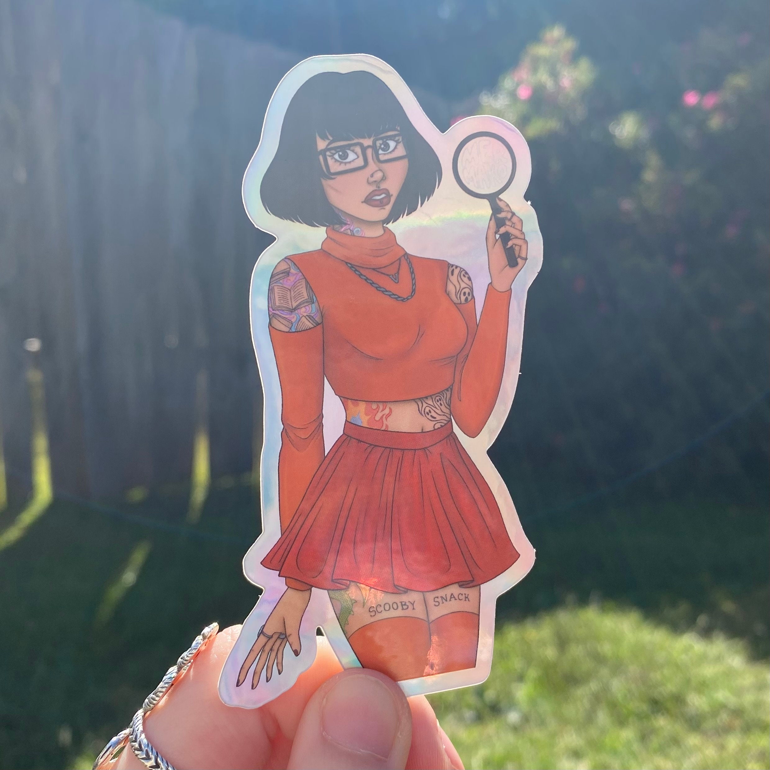 Scooby-Doo cosplayer raises the heat with a spot-on Velma makeover
