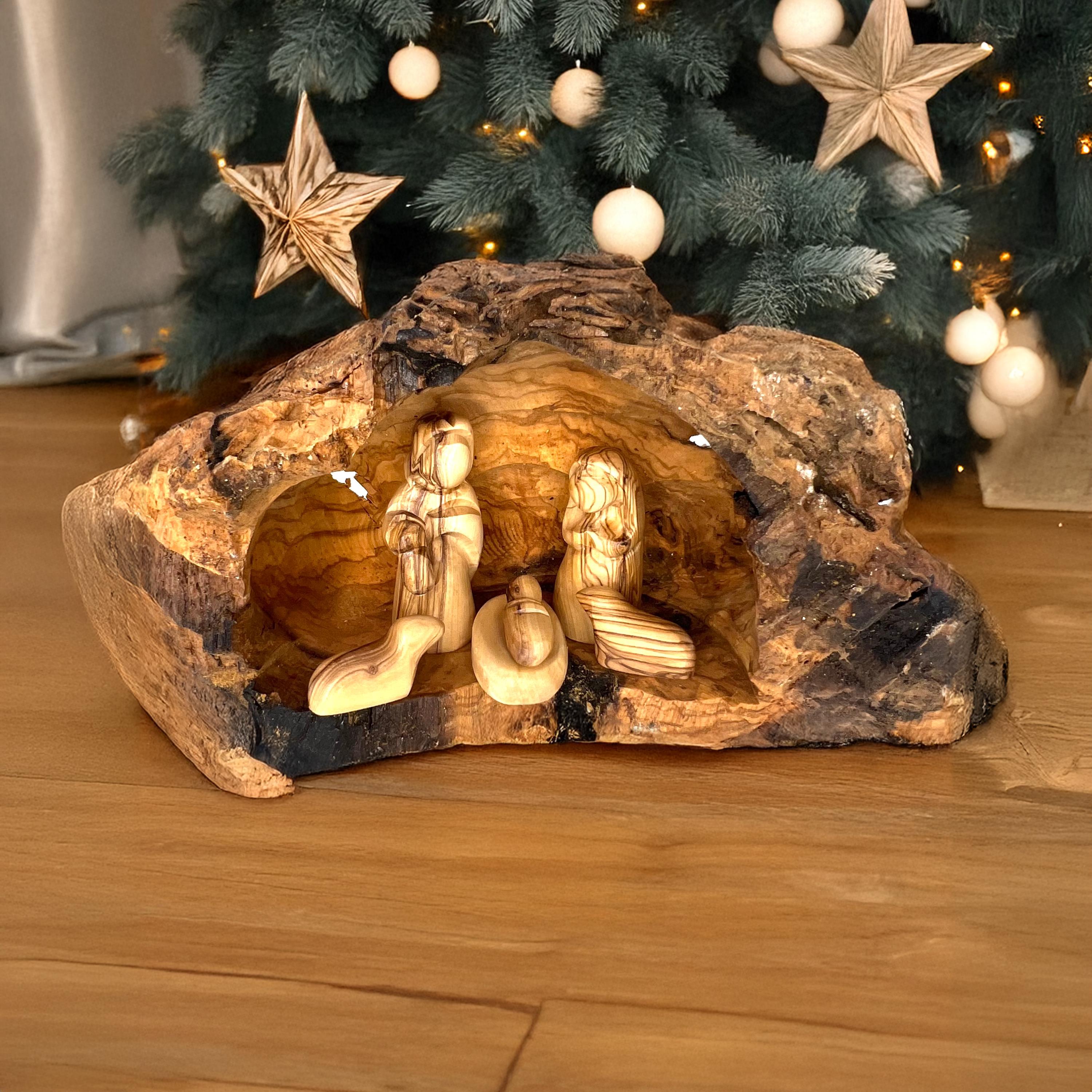 キリスト生誕のクリスマス飾り　オリーブ材　ベツレヘム製　手彫り人形と動物 キリスト生誕のクリスマス飾り オリーブ材 ベツレヘム製 手彫り人形と
