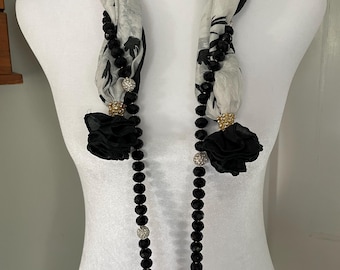 2Pc Set of Necklace Scarf Black White