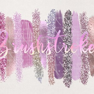 Puede incluir: Un conjunto de trazos de pincel digitales en tonos de rosa, morado y plateado con una textura brillante. El texto "Brushstrokes" est&aacute; escrito en un degradado rosa y blanco.