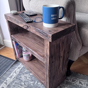 Massiver Sofa Beistelltisch im Barnwood Stil