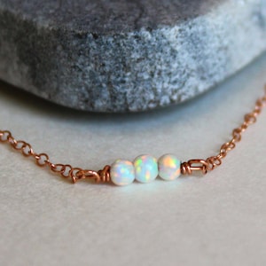 Collar minimalista de ópalo, gargantilla de ópalo de fuego, joyería delicada, chapado en oro de 14 quilates, chapado en oro rosa, plata de ley, regalo hecho a mano para esposa.