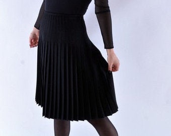 Black mini pleated skirt EVA