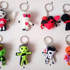 Einzigartige Voodoo Puppe Schlüsselanhänger – Handmade with Love für Taschen und Schlüssel #1
