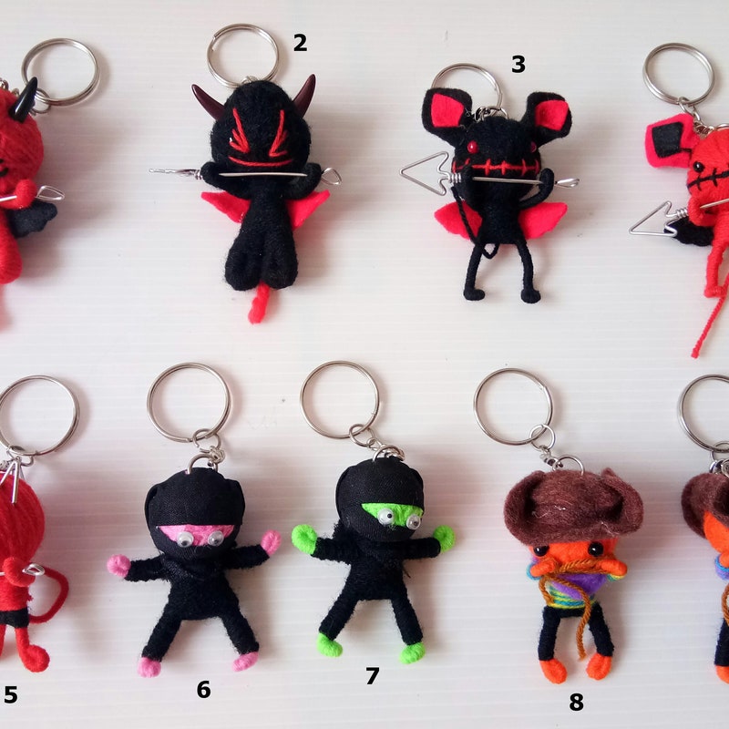 Demon Voodoo String Doll Porte-Clés 7 Cm [n17234