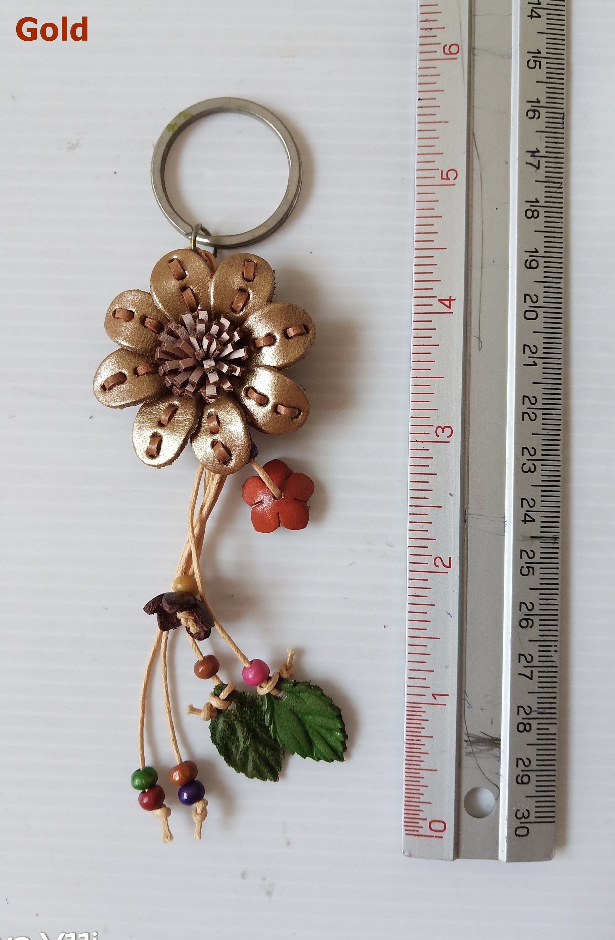 手作りのステッチ入りレザーフラワーキーホルダー、花柄リーフバッグ