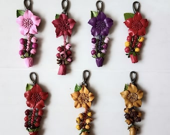 A Pop of Color with a Leather Flower Keyring for Your Handbag No.1-1