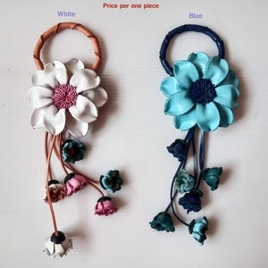 O presente perfeito: um chaveiro de couro com flores para sua bolsa nº 20