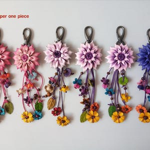 Llavero artesanal de cuero genuino para mujer, llavero con forma de flor, accesorio para bolso, n.º 05-1