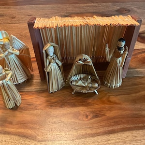 Straw Nativity Scene…. Plus
