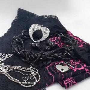 Gothic Creativity pack Black Hot Pink pizzo trim nastri charms Mixed media Creation bundle Party décor junk Journal Art Embellishment