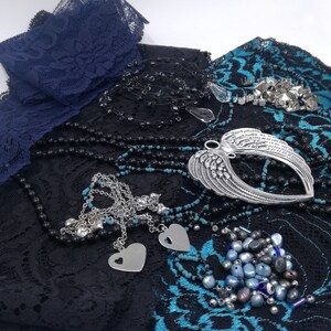 Gothic Creativity pack Black Blue pizzo trim nastri charms Mixed media Creation bundle Party décor junk Journal Art Embellishment