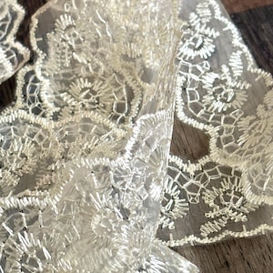 Vintage Franse kantversiering ivoor Mooie bloemenkanten rand jaren 60 cottage core kant Trage stiksels Junk journal Bruiloftdecoratie Naaien
