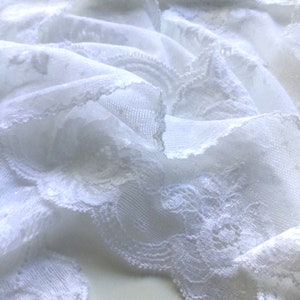 vintage belle coupe de dentelle extensible Blanc par cour 3,5 pouces de large dentelle florale garniture scandinave design 60s dentelle nuptiale stock limité