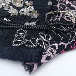 Gothic Creativity pack Black Pink pizzo trim nastri charms rivetti Mixed media Creation bundle Party décor junk Journal Art Embellishment