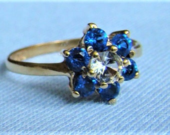 Vintage Blue Spinel Flower Cluster Ring in 9ct Gold. 1976. Size J 1/2 ( UK ), 5 ( US )