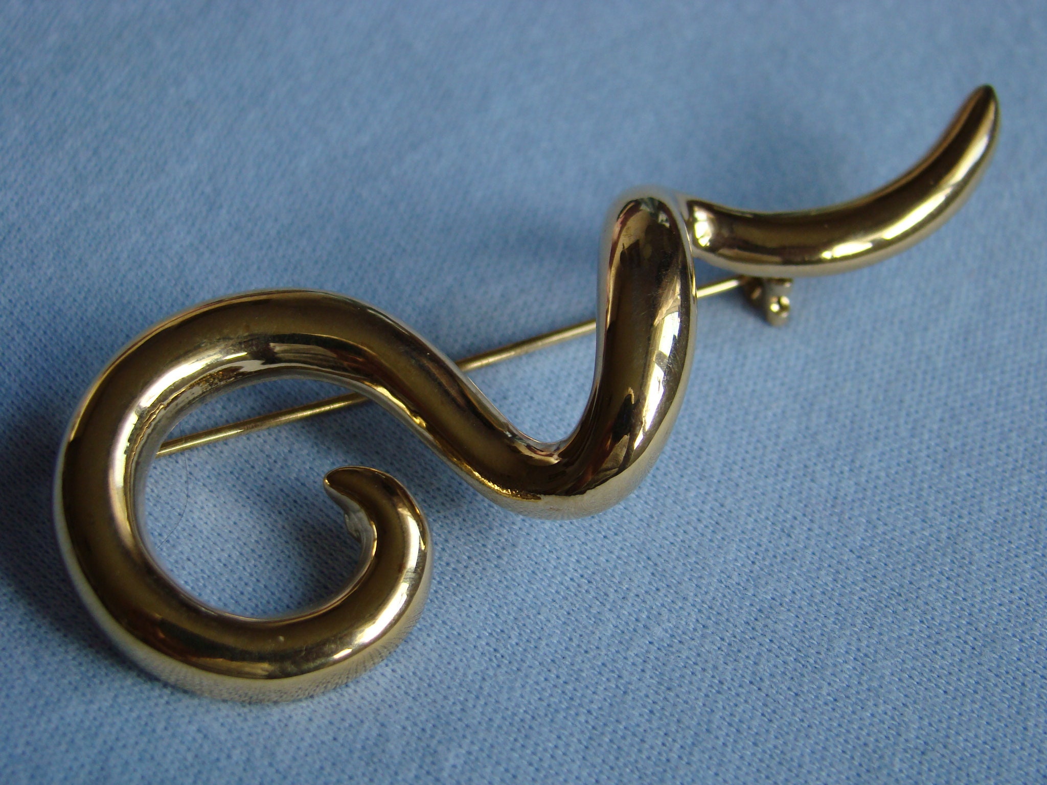 Vintage Beatrix Jewellery Gold Tone 'squiggle' Brooch . 1950's/60's ...