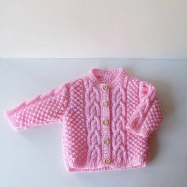 Gilet bébé 6 mois tricoté main, gilet bébé rose, tricot fait main, layette bébé, vêtement bébé tricoté main, gilet fait main en acrylique