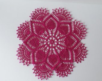 Napperon au crochet de 31 cm en coton grenat, cadeau fait main , décoration maison