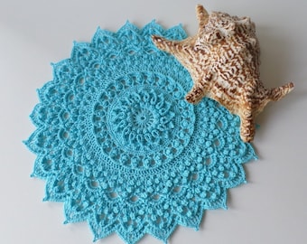 Napperon bleu au crochet , décoration fait main , napperon moderne , cadeau fait main , napperon 24 cm , centre de table , cadeau pour Noel