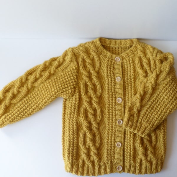 Gilet enfant fait main  2 ans en acrylique , cardigan tricoté main , gilet jaune moutarde , tricot enfant fait main , veste tricot