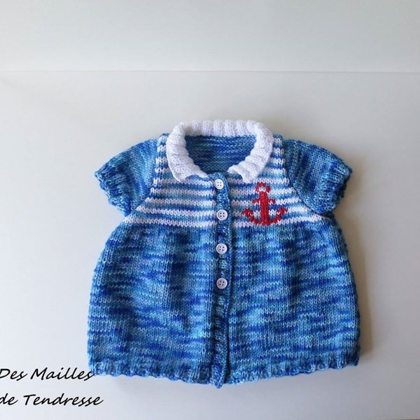 Gilet bébé 6 mois avec des manches courtes et thème marin couleur bleu et blanc en coton