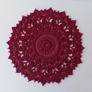 Häkeldeckchen aus Baumwolle, Tischdekoration, Granatdeckchen, Weihnachtsgeschenk, 28 cm Deckchen, handgemachte Dekoration, originelles Geschenk