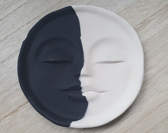 Moon Face Trinket Dish| Black White Face Dish| Moon Dish| Round Trinket Dish| Jesmonite Dish| Handmade Dish| Jewellery Dish| Ring Dish