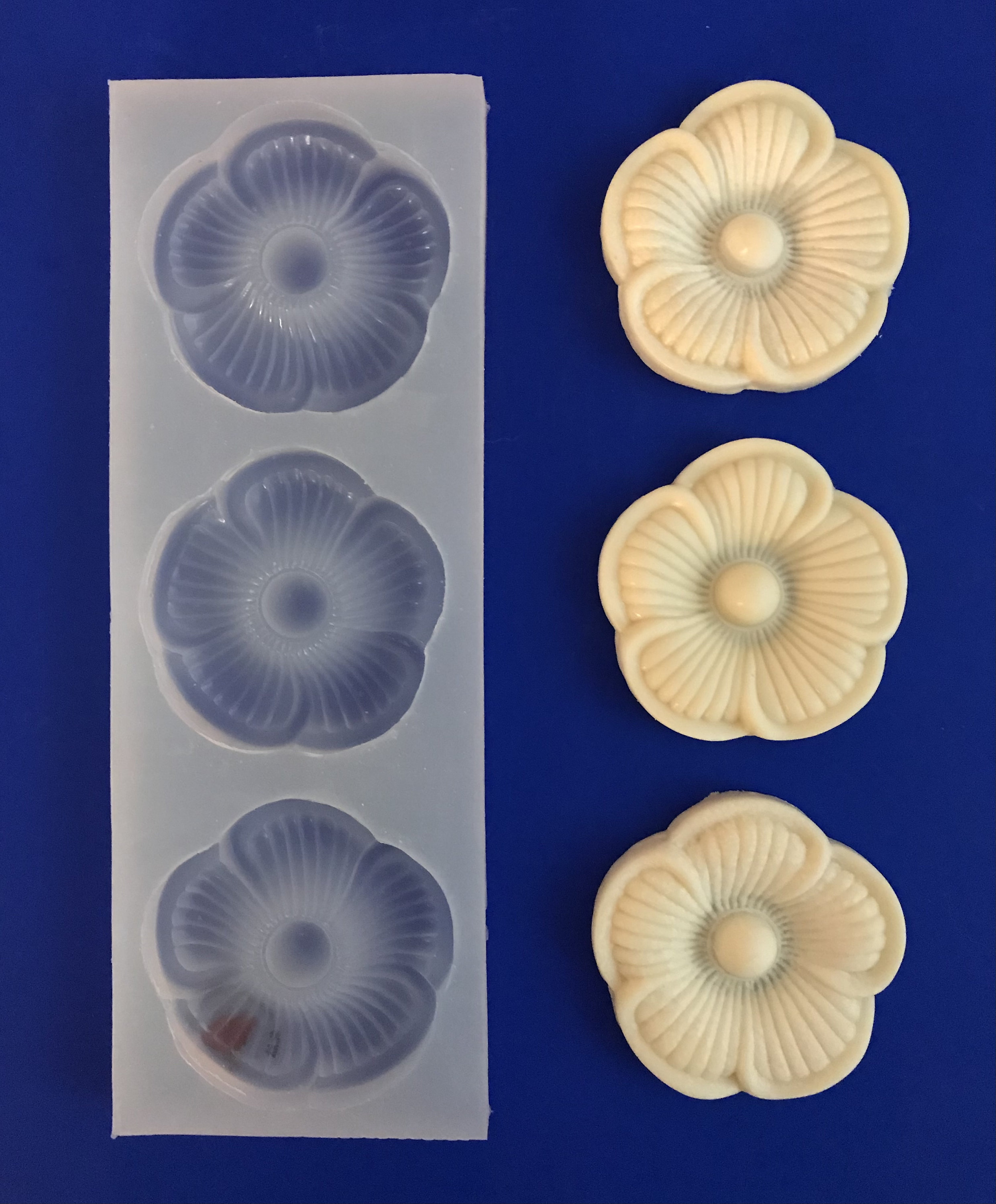 Silicone mold Three Flowers Etsy