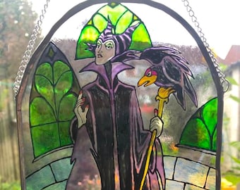 Vetrata colorata Malefica, regalo Disney per la festa della mamma a Pasqua - Acchiappasole Principessa La bella addormentata, Cattivo Horror, Finestra del castello di Disneyland Paris